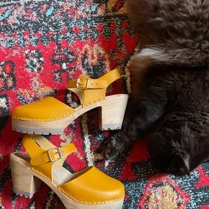 MIA Mustard Clogs